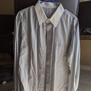 Brooks Brothers men's button-up shirt 17-35